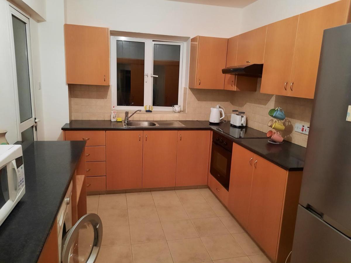 Large Apt 2 Bedrooms Sea View & 2 Balconies Lárnaca Exterior foto