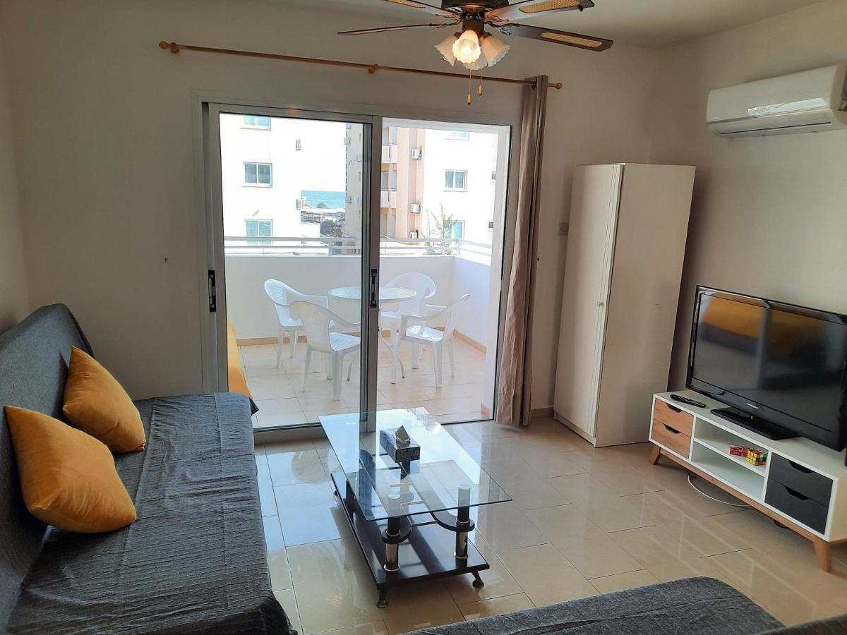 Large Apt 2 Bedrooms Sea View & 2 Balconies Lárnaca Exterior foto