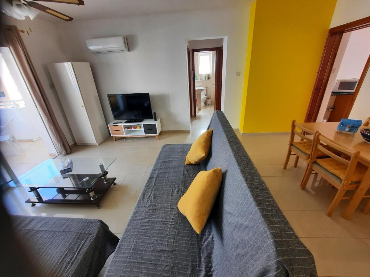Large Apt 2 Bedrooms Sea View & 2 Balconies Lárnaca Exterior foto