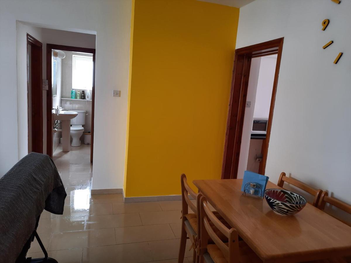 Large Apt 2 Bedrooms Sea View & 2 Balconies Lárnaca Exterior foto